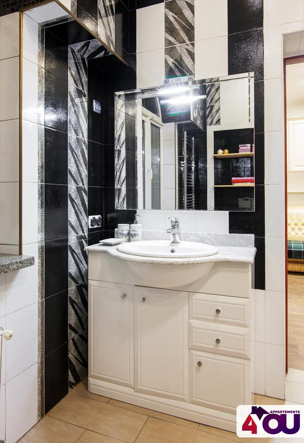 4You Apartaments Lviv Luaran gambar